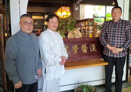 电影《像雷锋那样》再现逆行武汉抗疫事迹