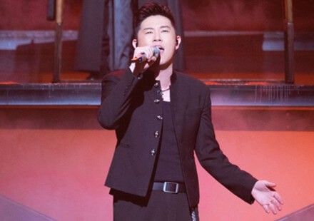 《披荆斩棘的哥哥》欧阳靖演唱催泪Rap 舞台风格多变不惧挑战