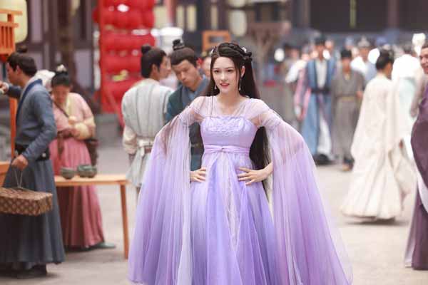 陆婷玉《花戎》演绎元气东厨司命 美味治愈三界甜出圈